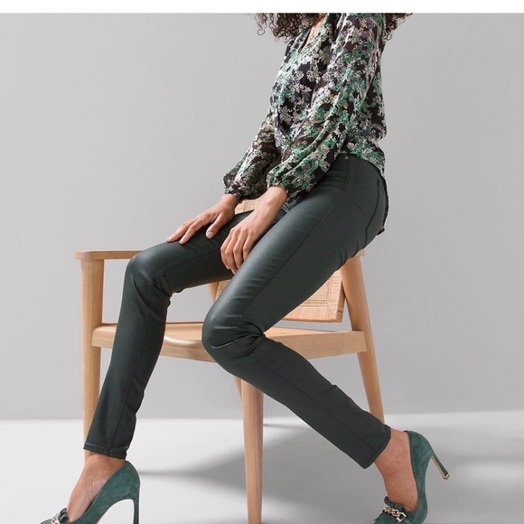 White House Black Market Pants - White House Black Market Dark Green Skinny Leg Pants
